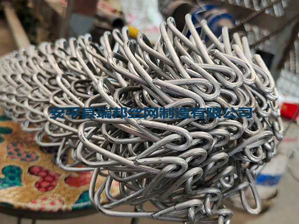 彎邊煤礦勾花網(wǎng)圖片3